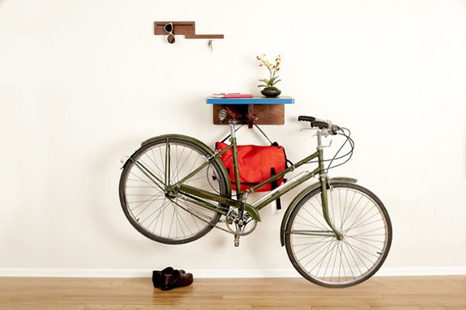 Colgar bicicletas en la pared- api.cat  Bike storage apartment, Bicycle  storage, Bike storage